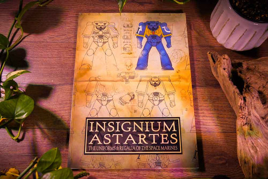 Insignium Astartes: The Uniforms and Regalia of the Space Marines – Warhammer 40,000 (Softcover • Games Workshop)