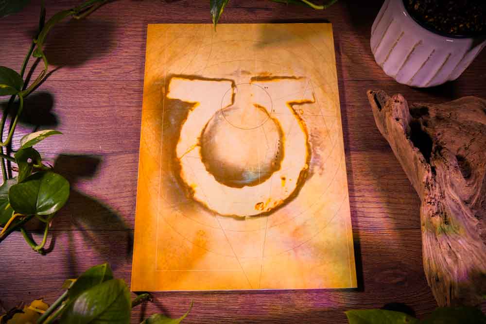 Insignium Astartes: The Uniforms and Regalia of the Space Marines – Warhammer 40,000 (Softcover • Games Workshop)