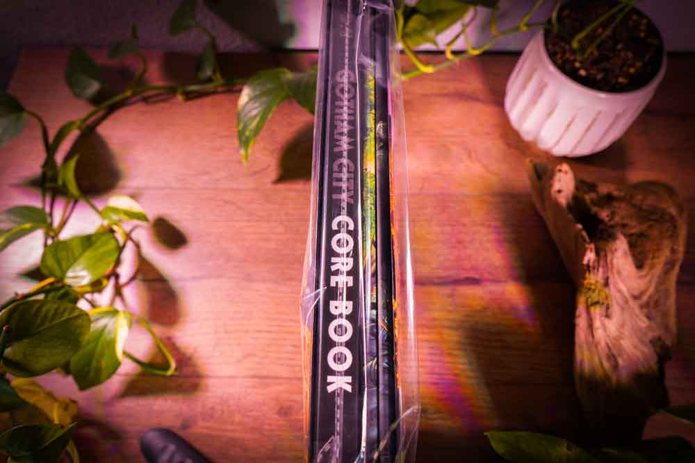 Batman: Gotham City Chronicles – The Roleplaying Game Slipcase Core Book (English Edition • Monolith Board Games)