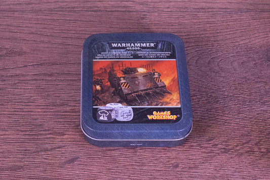 Warhammer 40,000: Vehicle Damage Dice Tin – Chaos Space Marines (Games Workshop • OOP • 65-28)