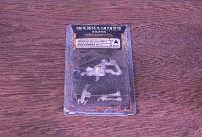 Warhammer 40,000 Dark Eldar Incubi with Assault Weapon - Metal Blister (OOP, 2002)
